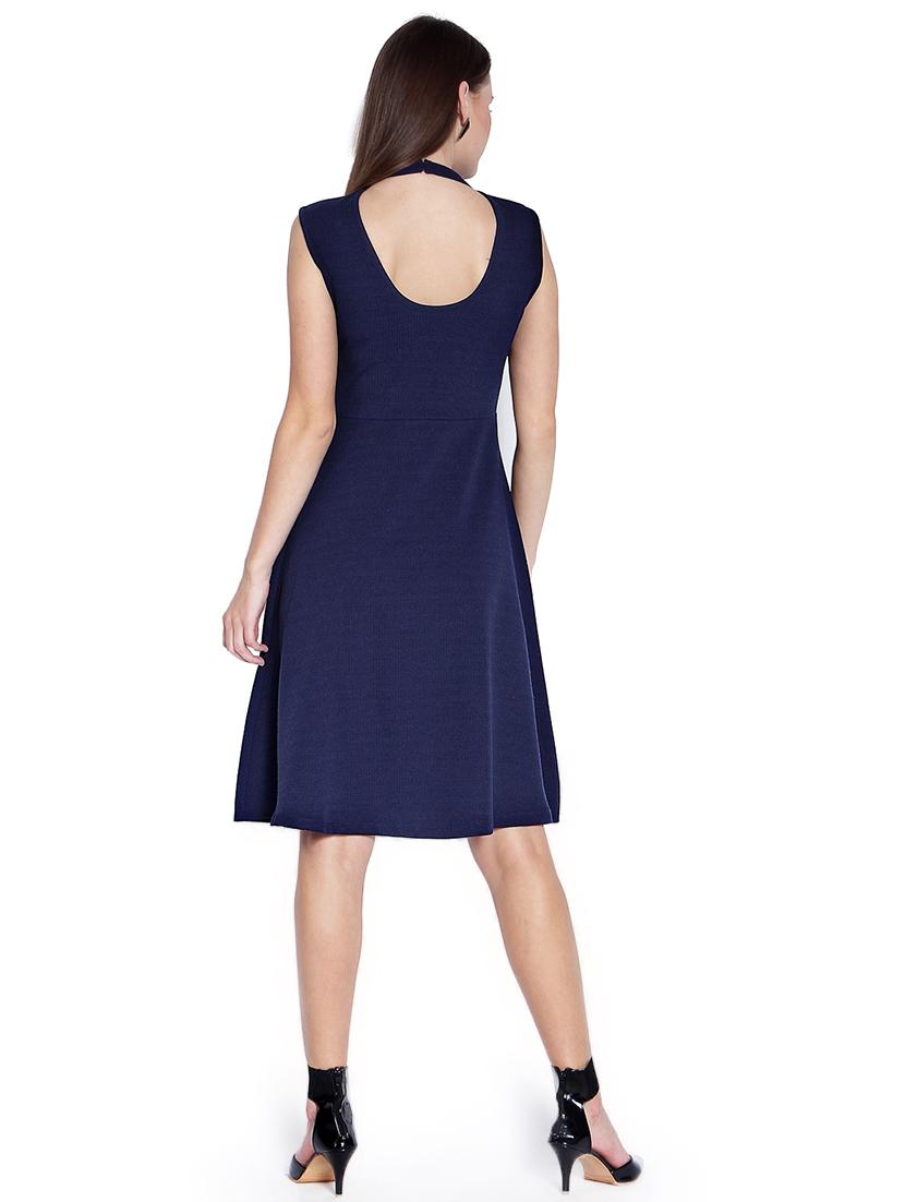 back cutout solid flared dress - 14993197 - Zoom Image - 4