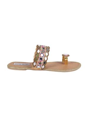 gold one toe kolhapuri - 15004023 - Standard Image - 2