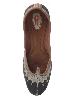 black slip on jutis - 15008522 - Standard Image - 4