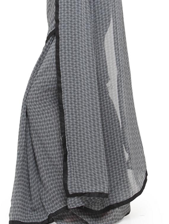 grey printed saree with blouse - 15009036 - Zoom Image - 4