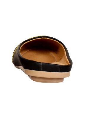 black slip on jutis - 15016411 - Standard Image - 3