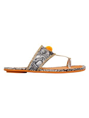 black one toe kolhapuri - 15016426 - Standard Image - 2