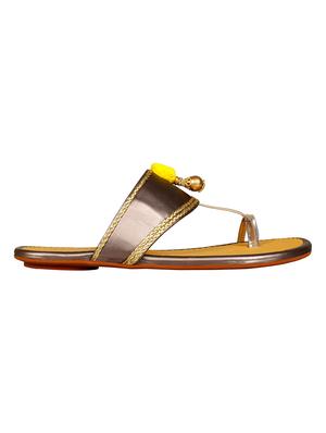metallic one toe kolhapuri - 15016429 - Standard Image - 2