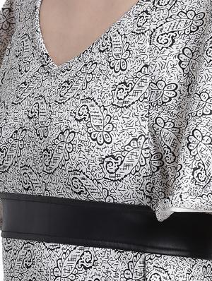 flutter sleeved paisley sheath dress - 15019182 - Standard Image - 5