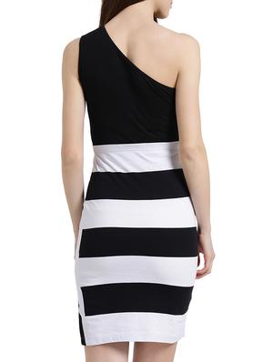 monochrome single shoulder bodycon dress - 15019186 - Standard Image - 4