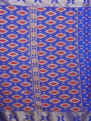 blue art silk woven saree with blouse - 15019329 - Standard Image - 4