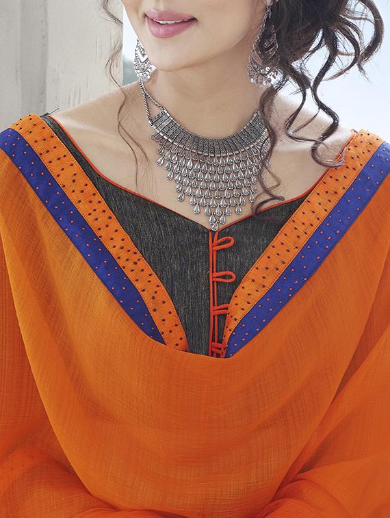 geometrical half & half saree with blouse - 15049237 - Zoom Image - 2