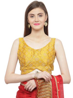 maroon printed saree with blouse - 15074402 - Standard Image - 3