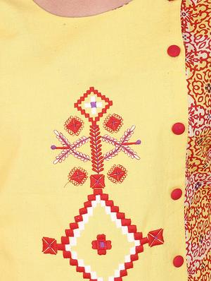 yellow cotton straight kurta - 15078500 - Standard Image - 4