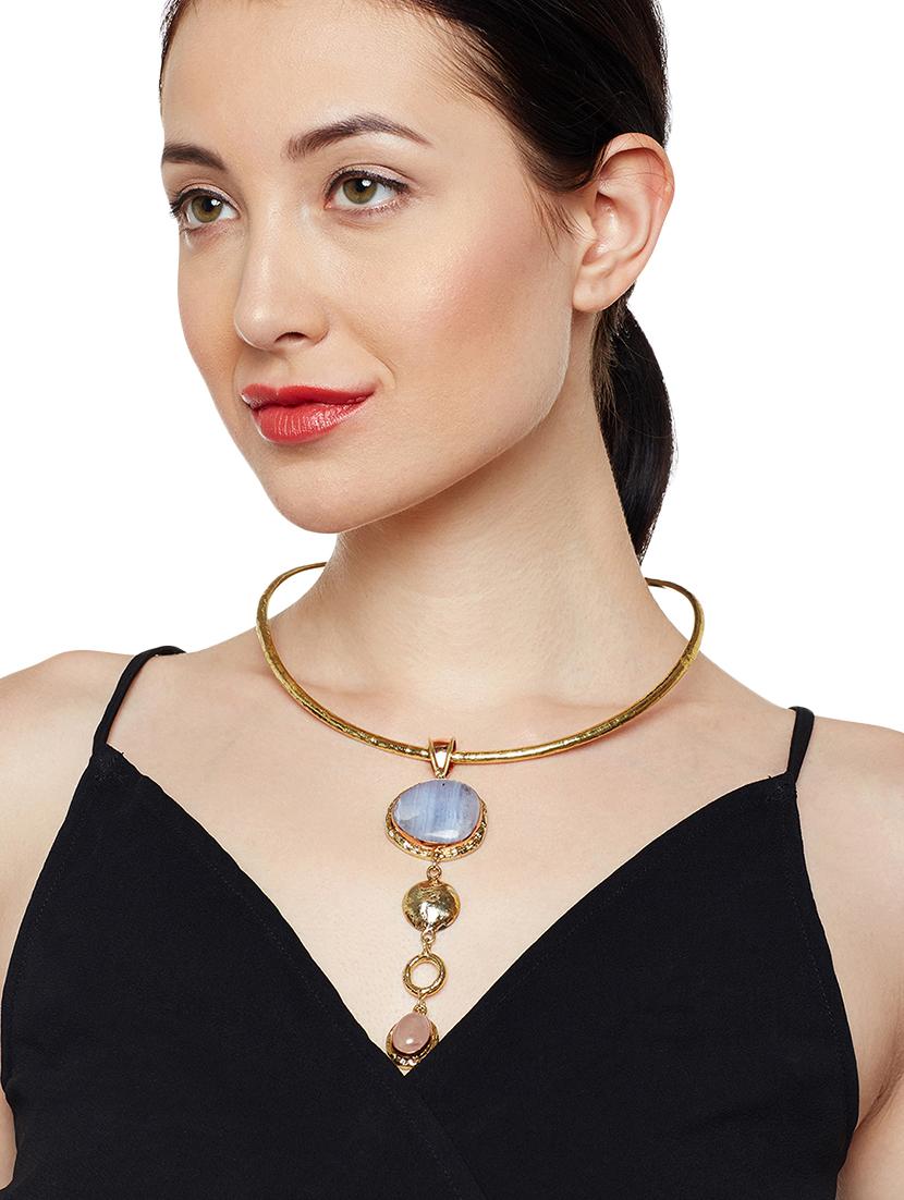 short necklace - 15079611 - Zoom Image - 1