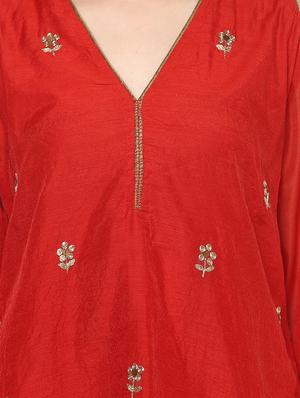 red chanderi solid kurta - 15082249 - Standard Image - 4