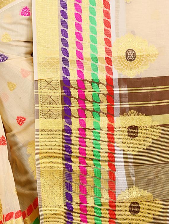 beige cotton blend woven saree with blouse - 15086073 - Zoom Image - 3