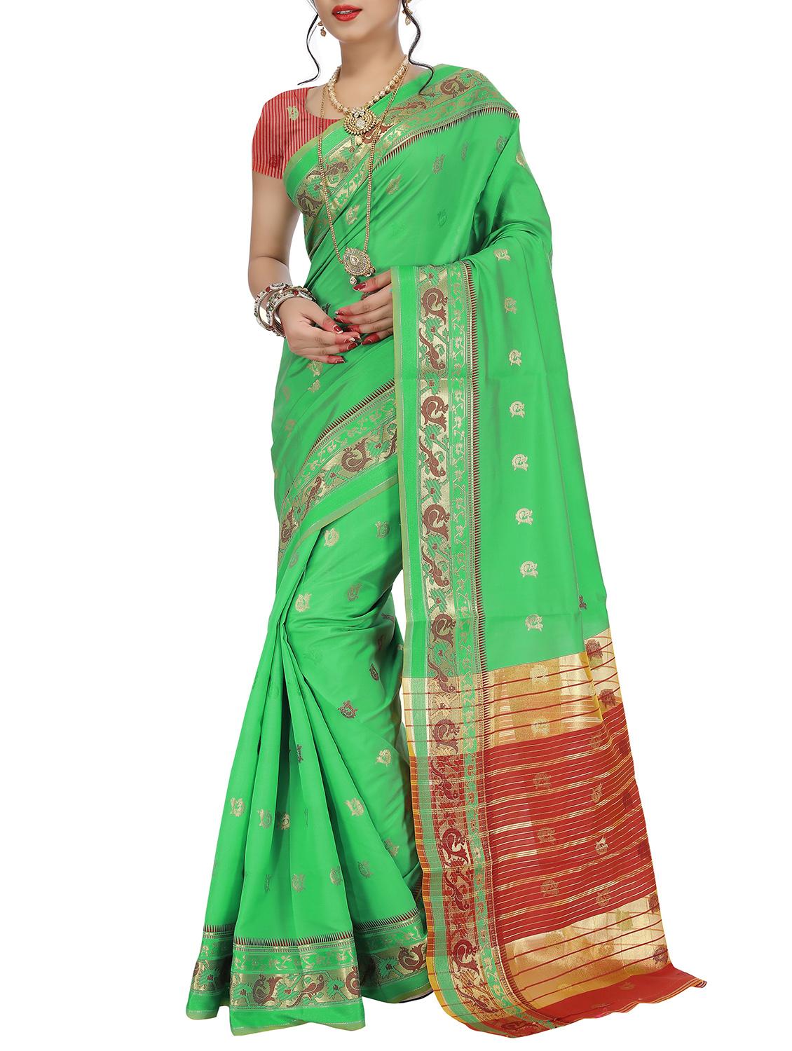 green silk blend woven saree with blouse - 15086252 - Zoom Image - 1