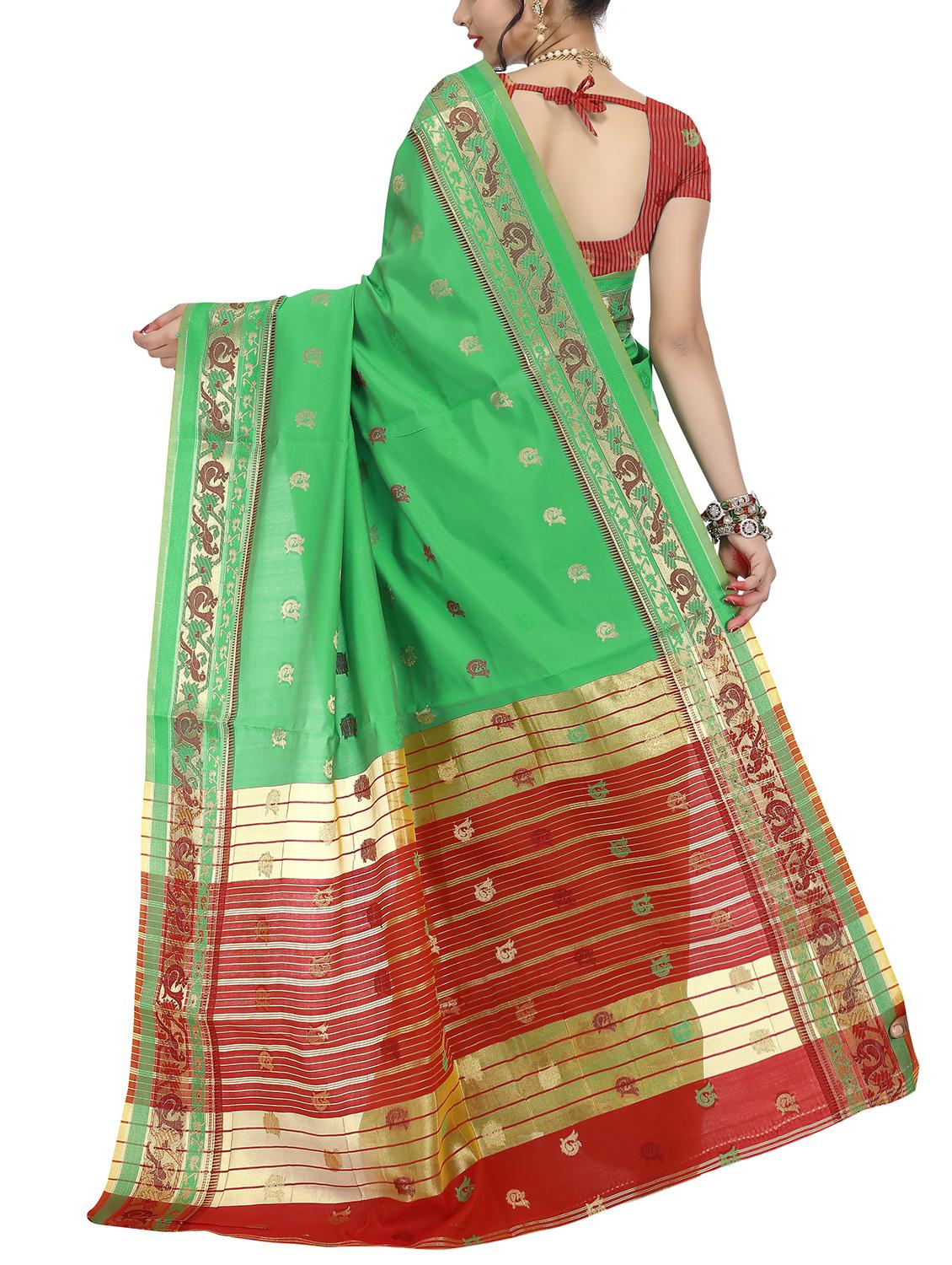 green silk blend woven saree with blouse - 15086252 - Zoom Image - 2