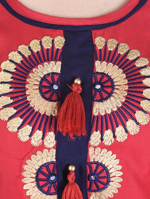 red viscose straight kurta - 15091177 - Zoom Image - 4