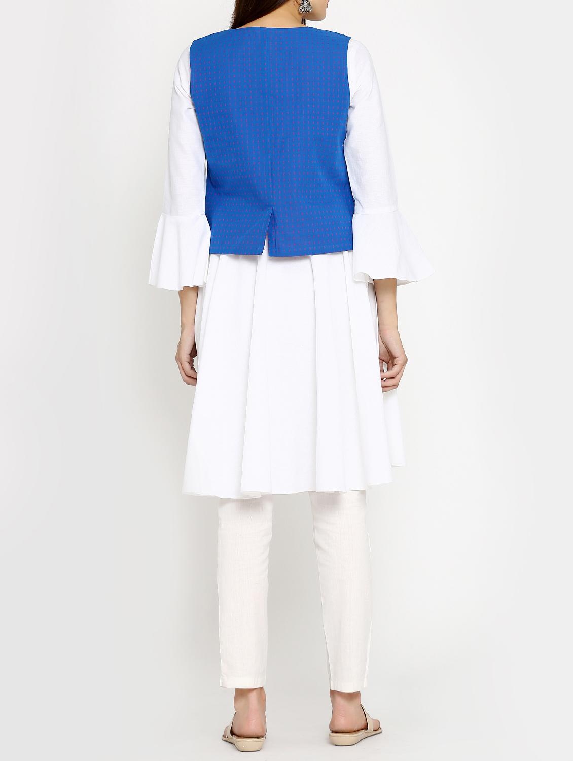 solid flared kurta with jacket - 15106801 - Zoom Image - 3