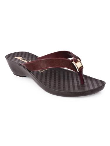 maroon faux leather slippers - 15112236 - Very Small Image - 1