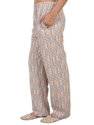 high rise geometric palazzo - 15144910 - Standard Image - 2