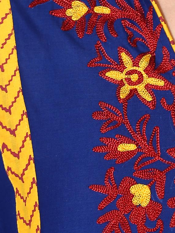 embroidered straight kurta - 15177988 - Zoom Image - 4
