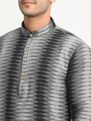 grey cotton long kurta - 15196871 - Standard Image - 4