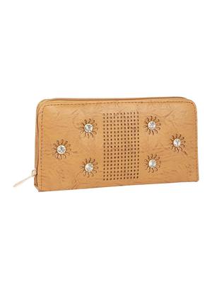 beige leatherette (pu) regular clutch - 15223686 - Standard Image - 4