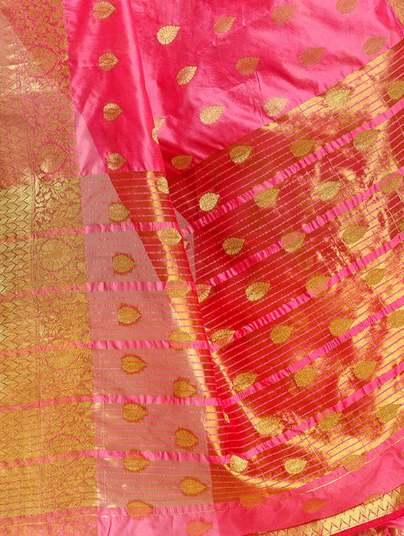 pink silk blend banarasi saree with blouse - 15225825 - Zoom Image - 5