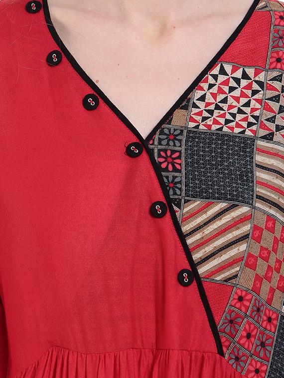 red viscose flared kurta - 15234956 - Zoom Image - 4