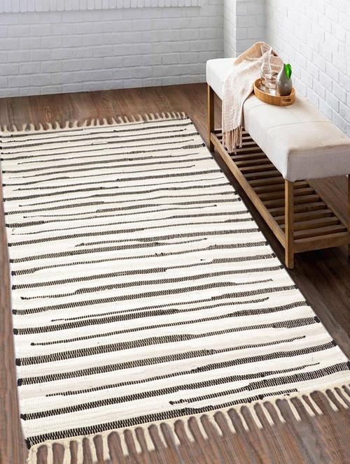 100% cotton unique design handloom made soft reversiable multi purpose Chindi rugs for regular use. Size is 90x150 cm - 15235368 - Standard Image - 1