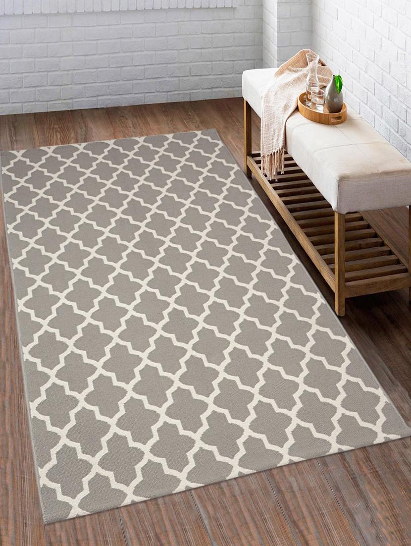 100% cotton unique design handloom made soft reversible multi purpose rugs for regular use. size is 90x150 cm - 15235376 - Zoom Image - 1