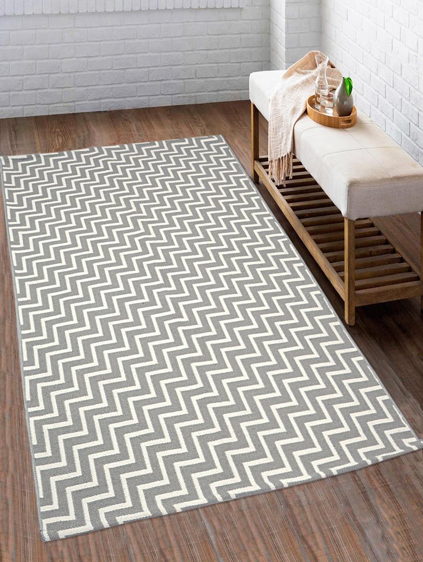 100% cotton unique design handloom made soft reversible multi purpose rugs for regular use. size is 90x150 cm - 15235378 - Zoom Image - 1