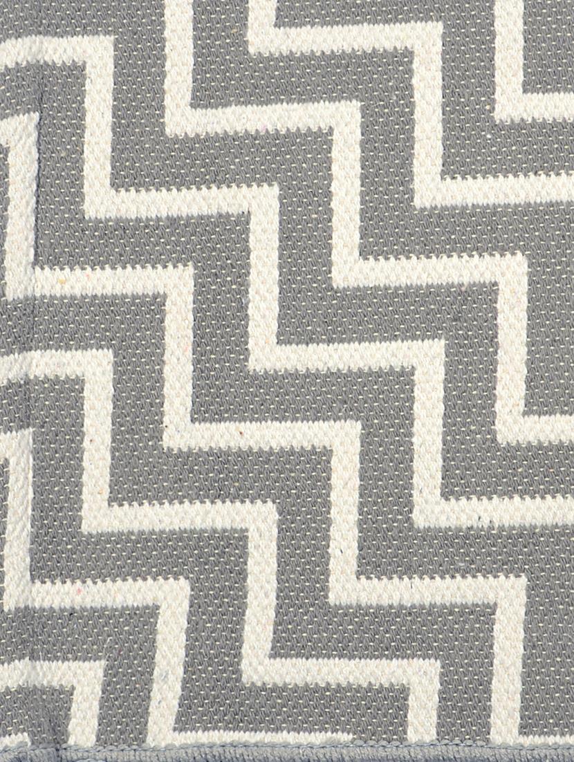 100% cotton unique design handloom made soft reversible multi purpose rugs for regular use. size is 90x150 cm - 15235378 - Zoom Image - 5