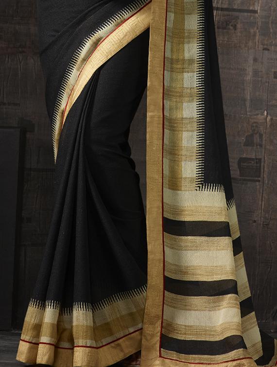 black cotton bordered saree with blouse - 15235521 - Zoom Image - 2