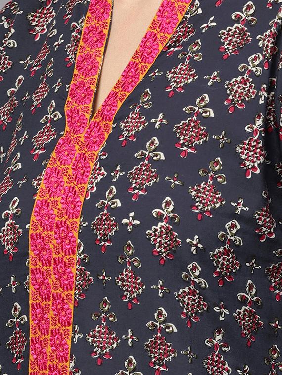 black cotton straight kurta - 15242677 - Zoom Image - 4