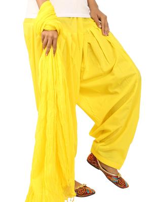 yellow cotton dupatta bottom set - 15244282 - Standard Image - 2