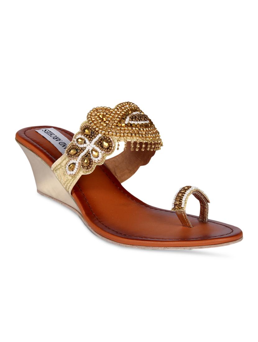 gold one toe wedge - 15249595 - Zoom Image - 1