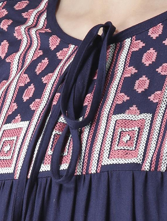 tie front embroidered top - 15260002 - Zoom Image - 4