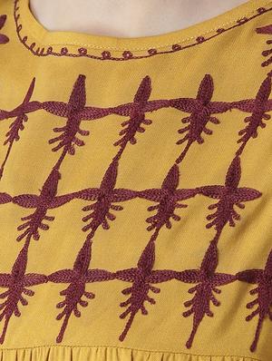 keyhole back embroidered top - 15260025 - Standard Image - 4