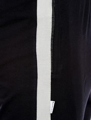 black cotton three - fourth shorts - 15262997 - Standard Image - 4