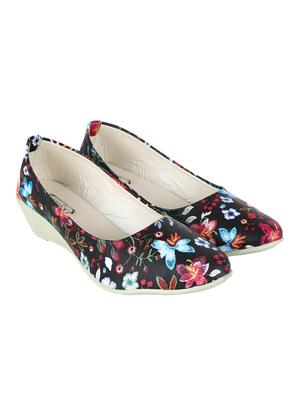 black slip on wedge - 15273905 - Standard Image - 4