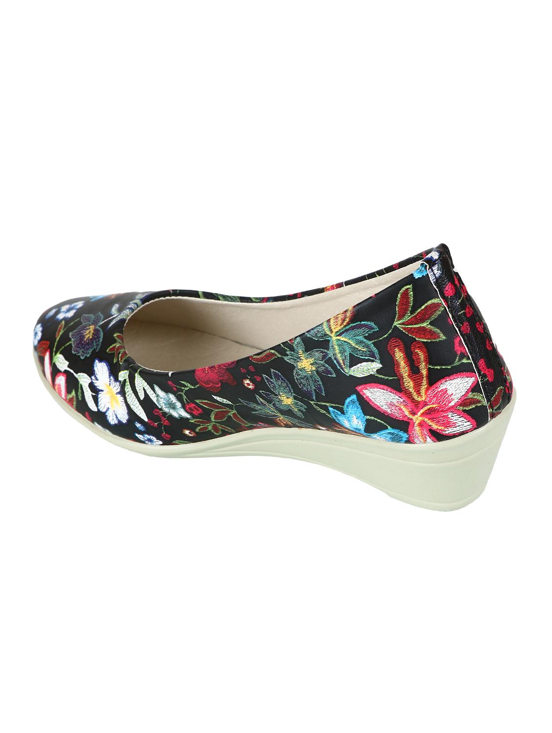 black slip on wedge - 15273905 - Zoom Image - 3