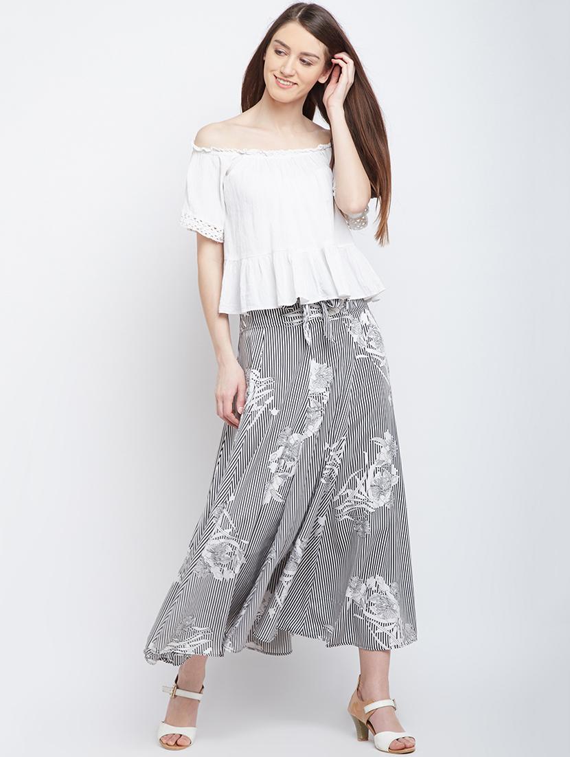 black printed crepe flared skirt - 15300325 - Zoom Image - 4