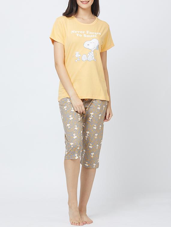 quirky tee with capri set - 15301270 - Zoom Image - 1