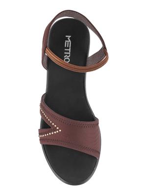 brown back strap sandal - 15304028 - Standard Image - 4