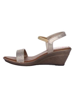 silver back strap wedge - 15318903 - Standard Image - 2