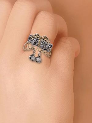 silver metal ring - 15322417 - Standard Image - 3