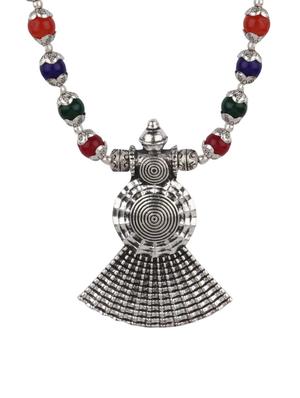 tribal necklace - 15323271 - Standard Image - 2