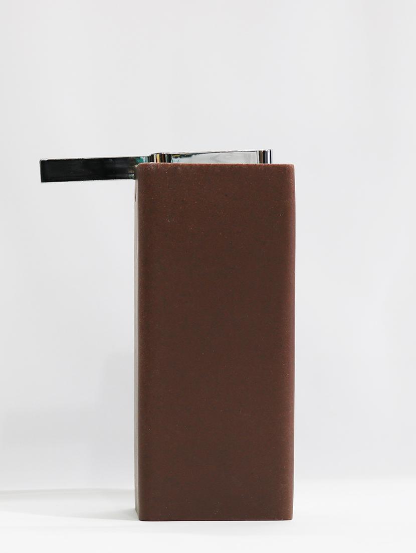 liquid soap dispenser, brown polyresin soap dispenser for kitchen, bathroom or common basin - 15327189 - Zoom Image - 2