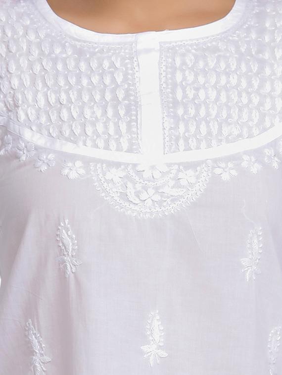 white cotton straight kurti - 15328830 - Zoom Image - 3