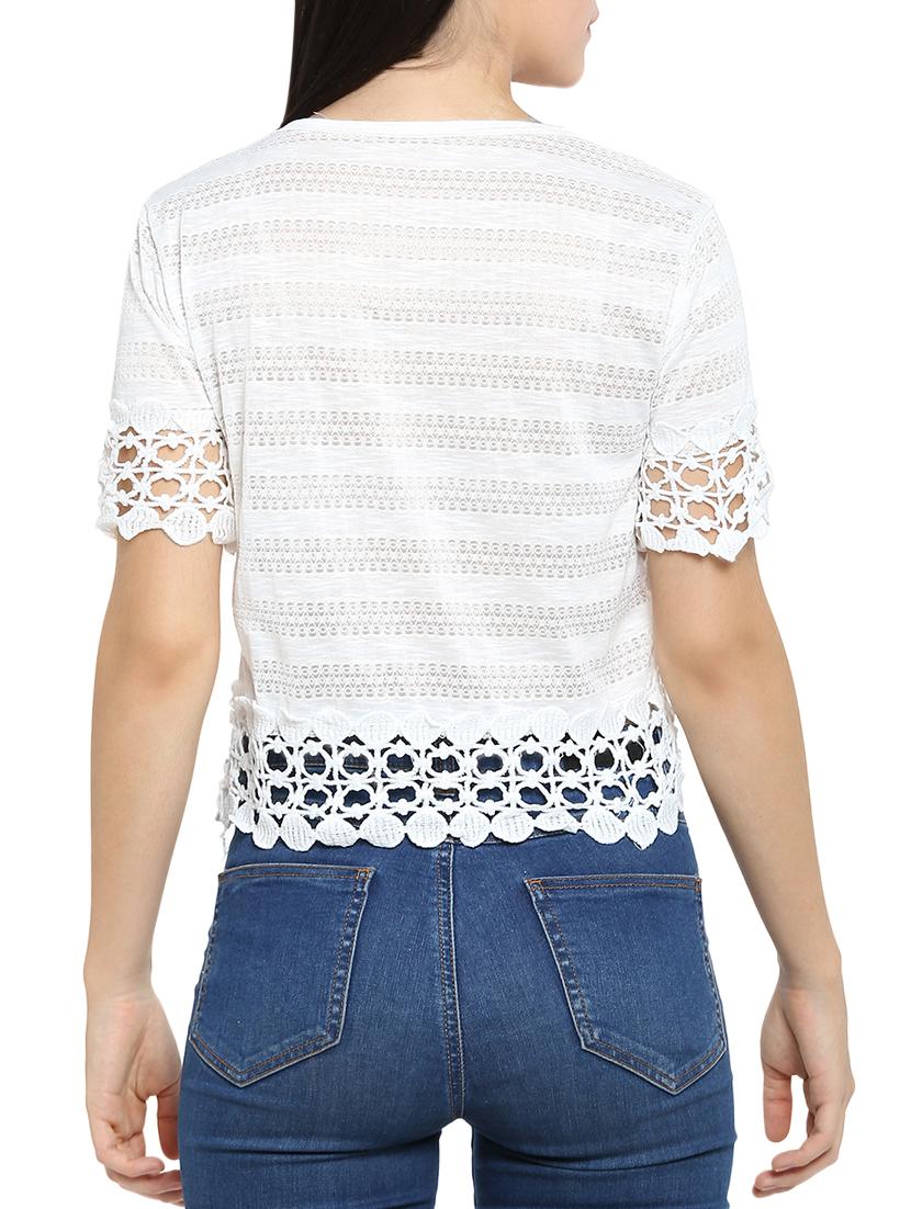 crochet detail graphic print top - 15336026 - Zoom Image - 3