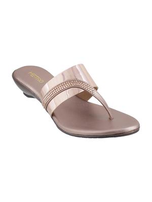 beige toe separator wedges - 15339840 - Standard Image - 1